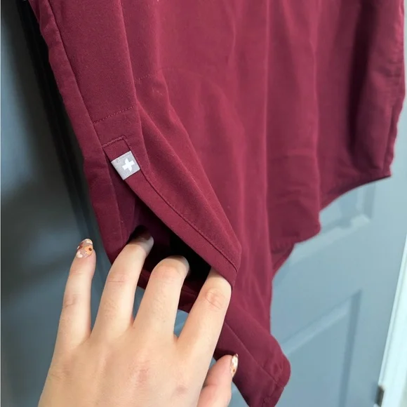 Figs Women's Top in Burgundy - Picture 5 of 6